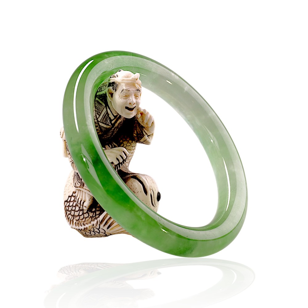 Solid Imperial Green Jade Bangle