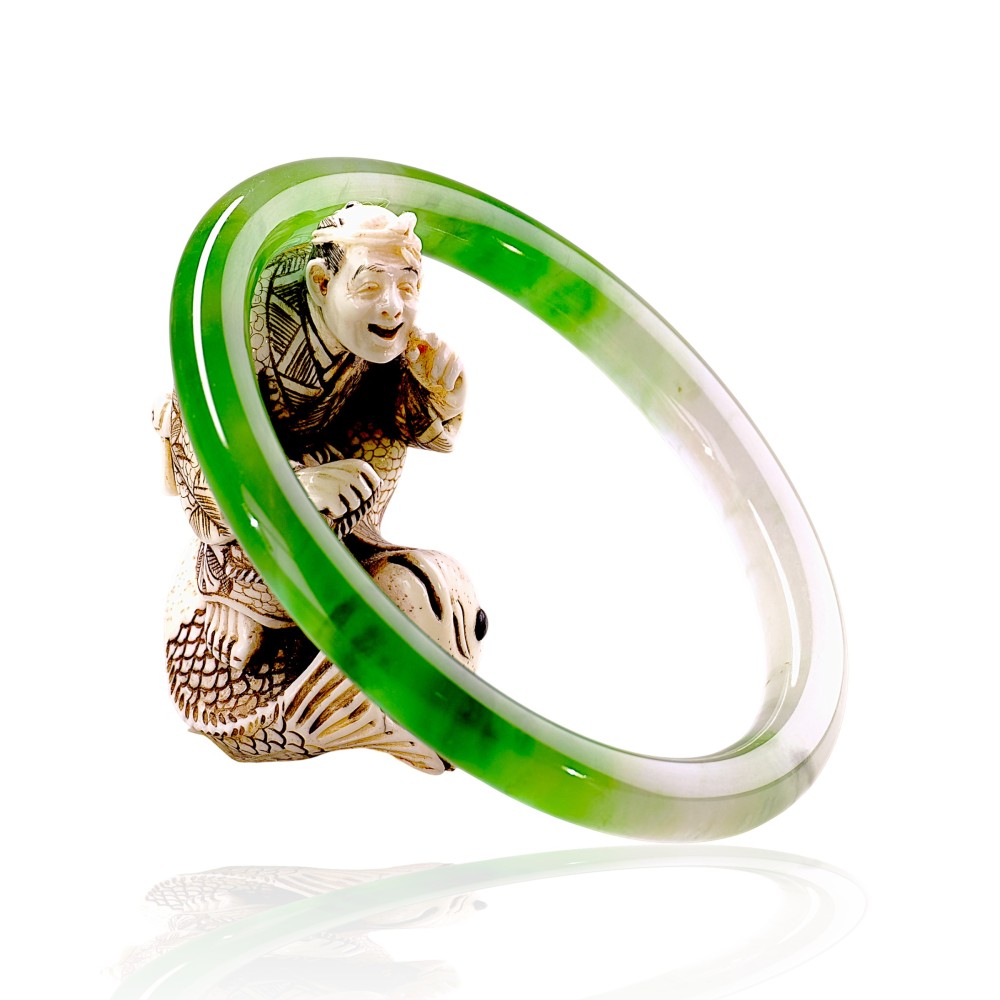 Solid Imperial Green Jade Bangle