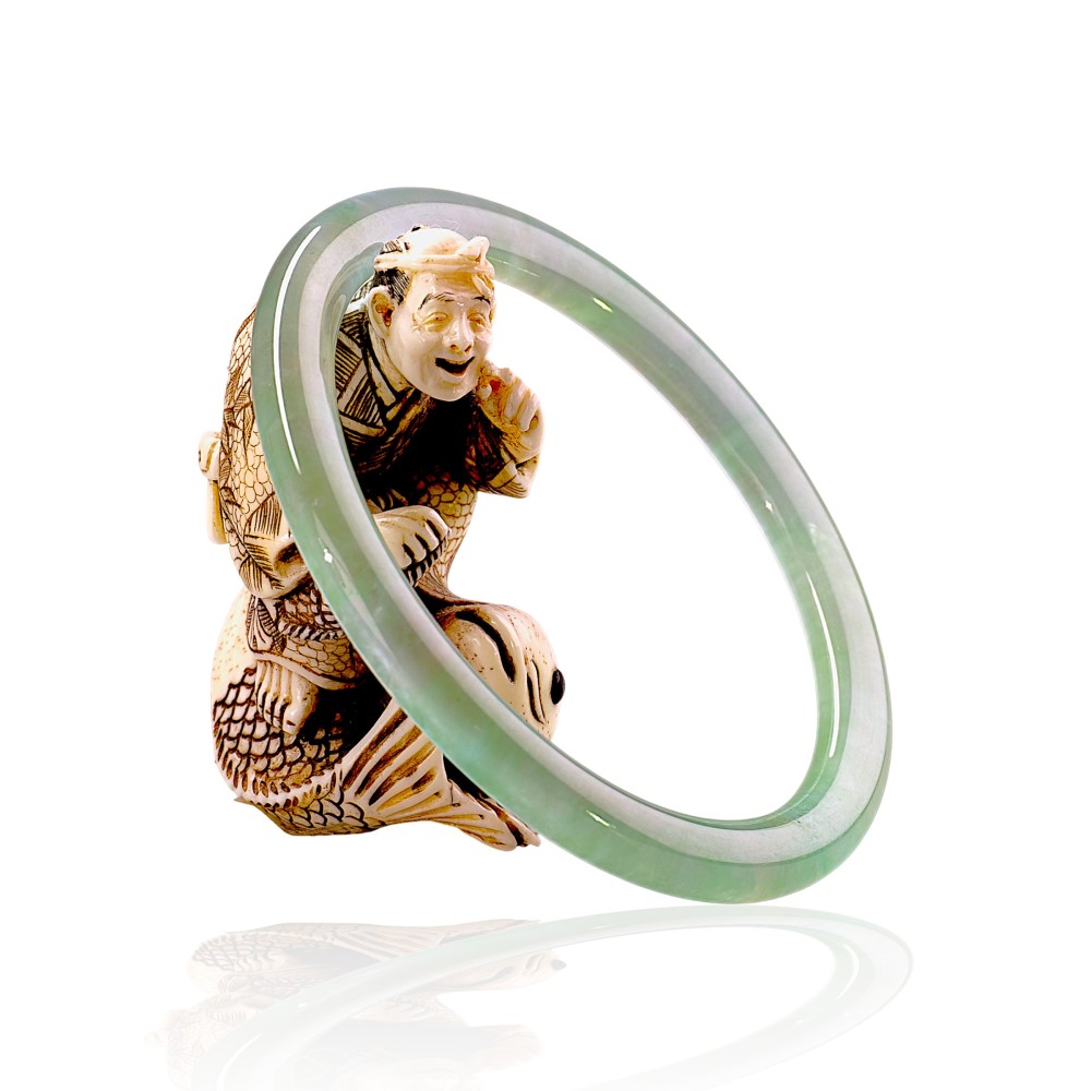 Solid Imperial Green Jade Bangle