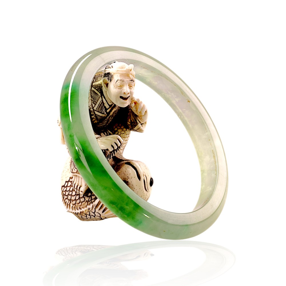 Solid Imperial Green Jade Bangle