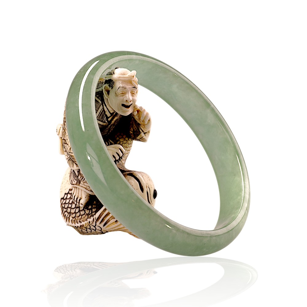 Solid Imperial Green Jade Bangle
