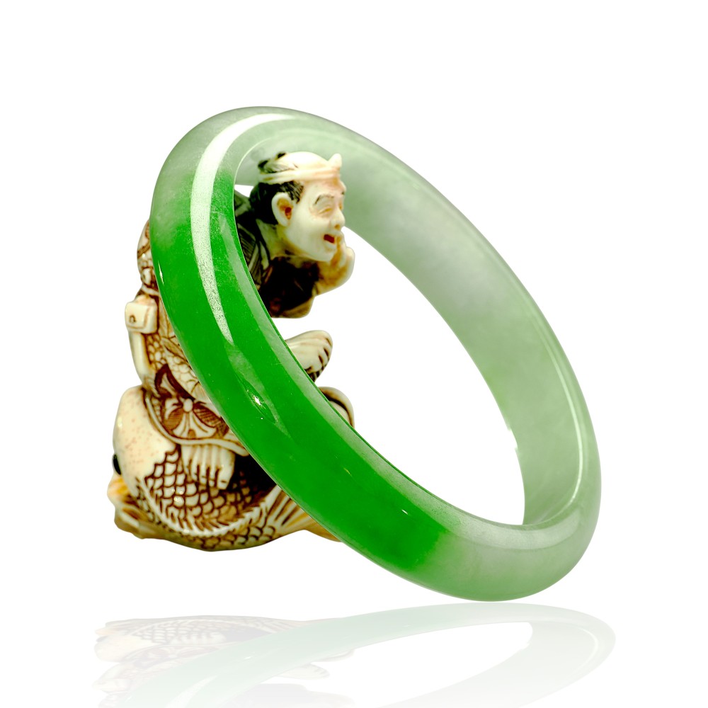 Solid Green Jade Bangle with Inner Diameter 60 to 80 mm