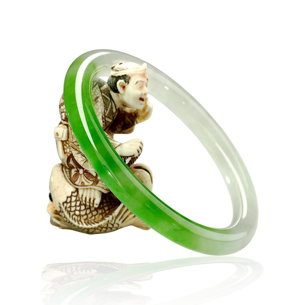 Solid Green Jade Bangle with Inner Diameter 60 to 80 mm