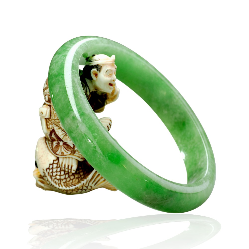 Solid Green Jade Bangle with Inner Diameter 60 to 80 mm
