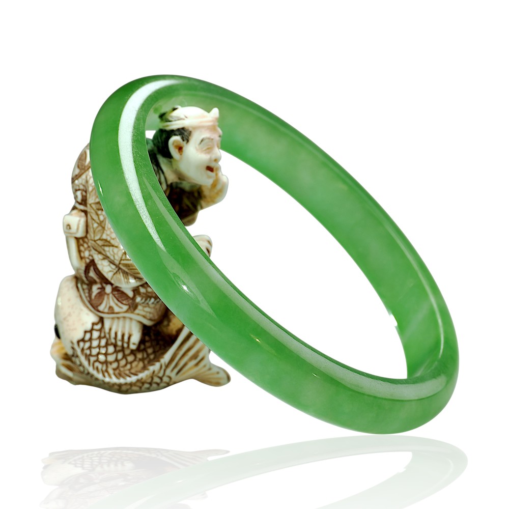 Solid Green Jade Bangle with Inner Diameter 60 to 80 mm