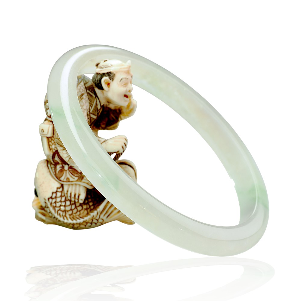 Solid Green Jade Bangle with Inner Diameter 60 to 80 mm