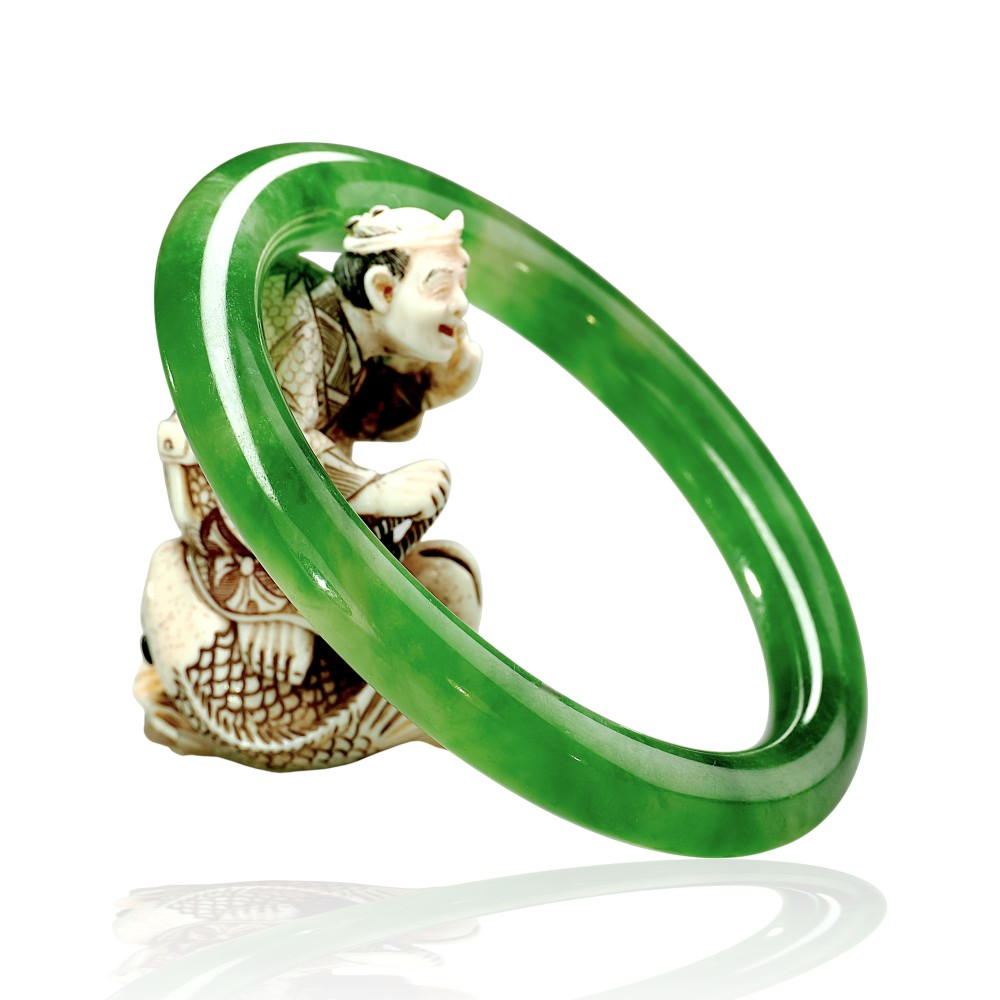 Solid Green Jade Bangle with Inner Diameter 60 to 80 mm
