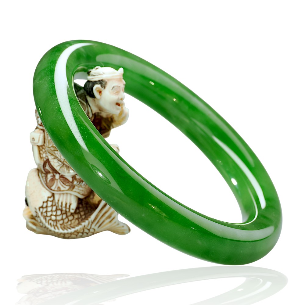 Solid Green Jade Bangle with Inner Diameter 60 to 80 mm