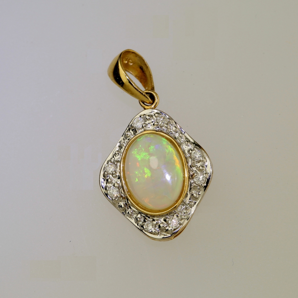 14K Gold Fire Opal Pendant