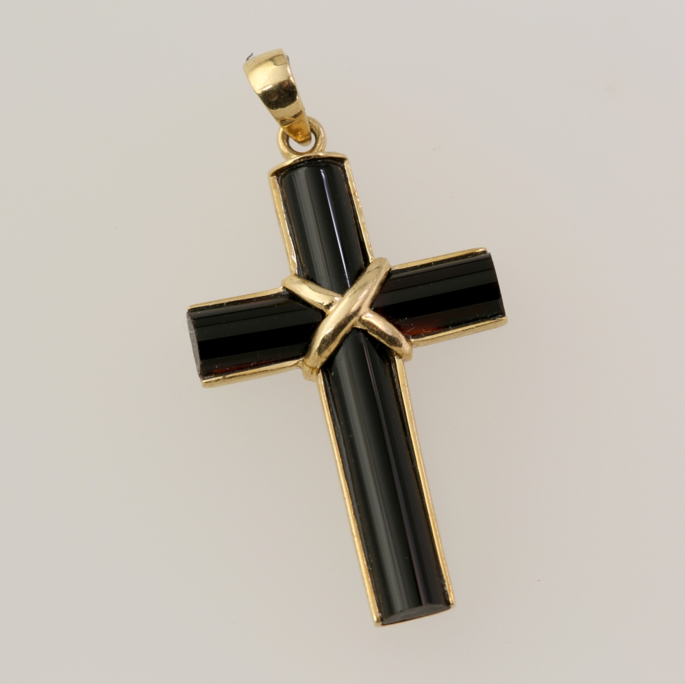 14K Gold Black Onyx Pendant