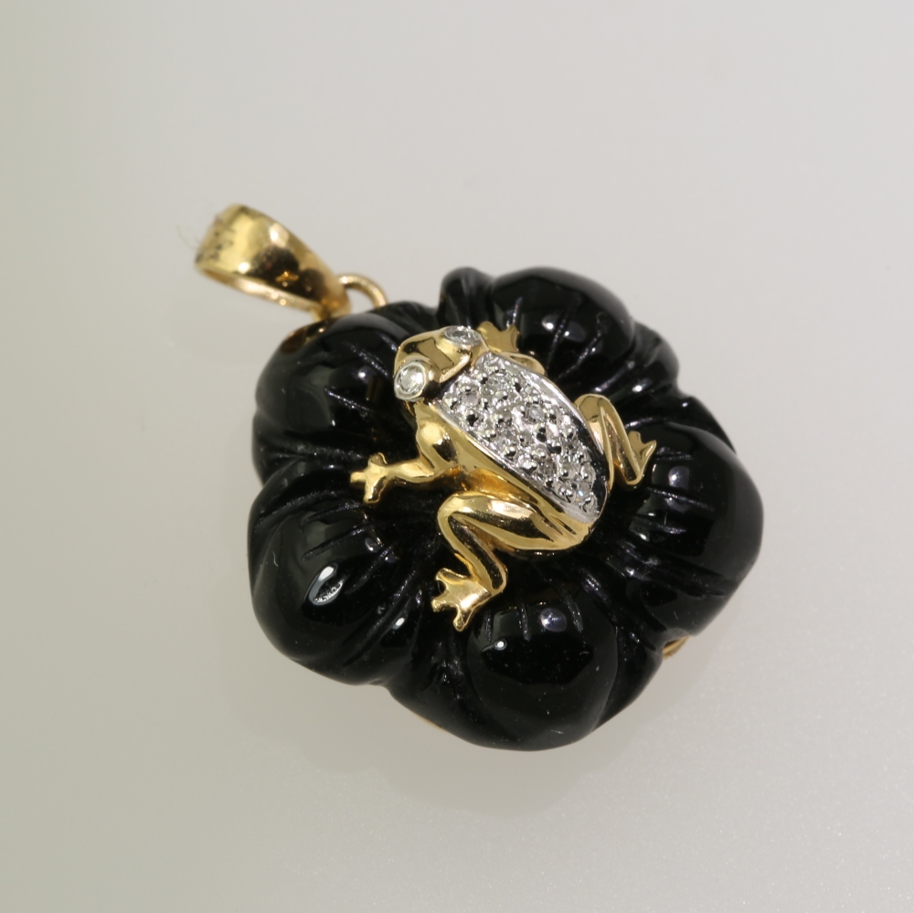 14K Gold Black Onyx Pendant