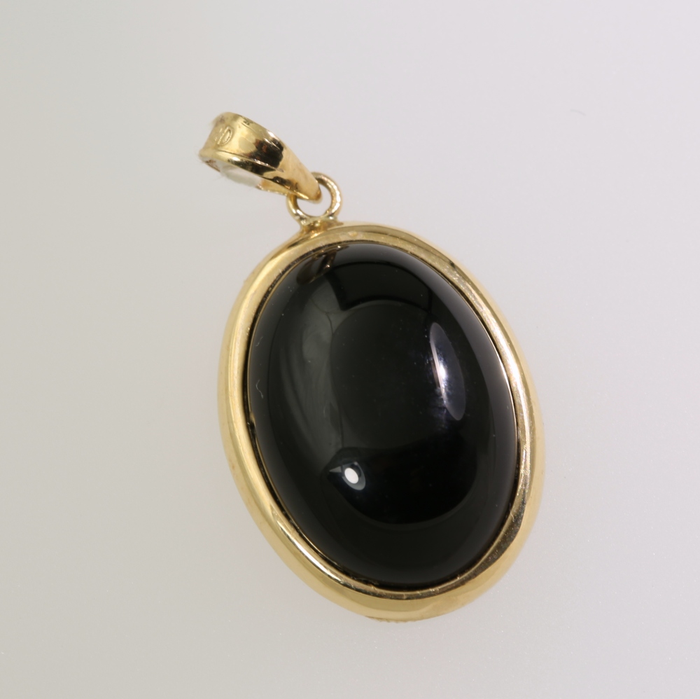 14K Gold Black Onyx Pendant