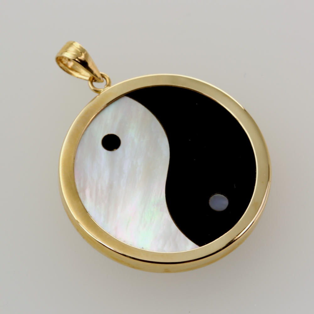 14K Gold Black Onyx Pendant