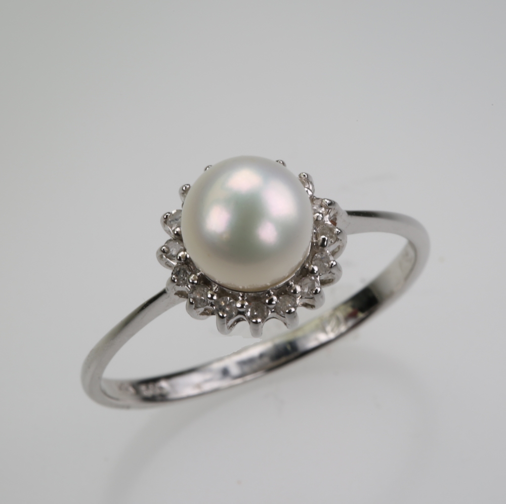 Solid 14K Gold Cultured Pearl Ring