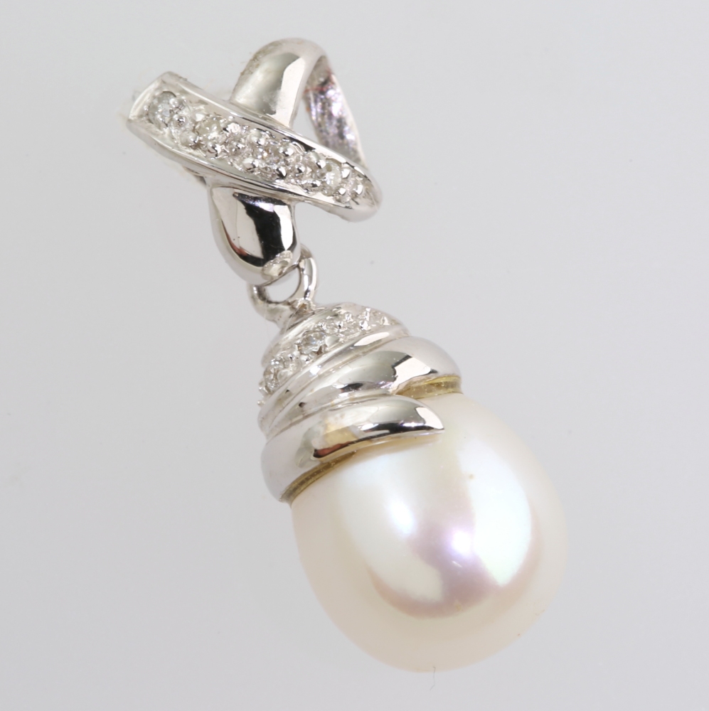 Solid 14K Gold South Sea Pearl Pendant