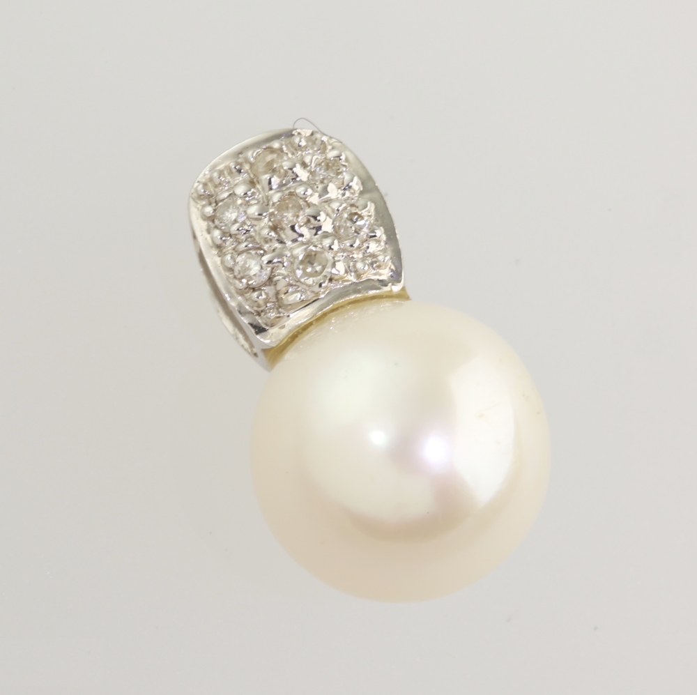 Solid 14K Gold Black South Sea Pearl Pendant