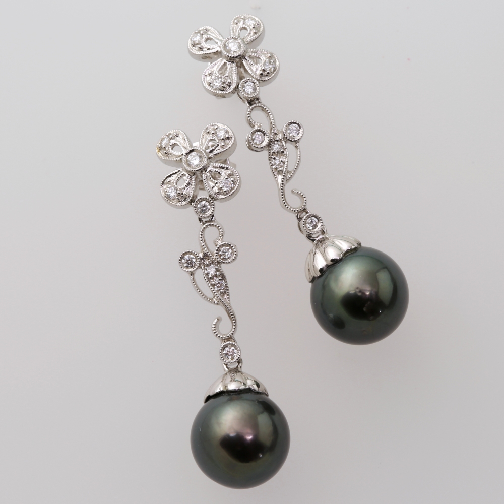 Solid 14K Gold South Sea Pearl Earrings