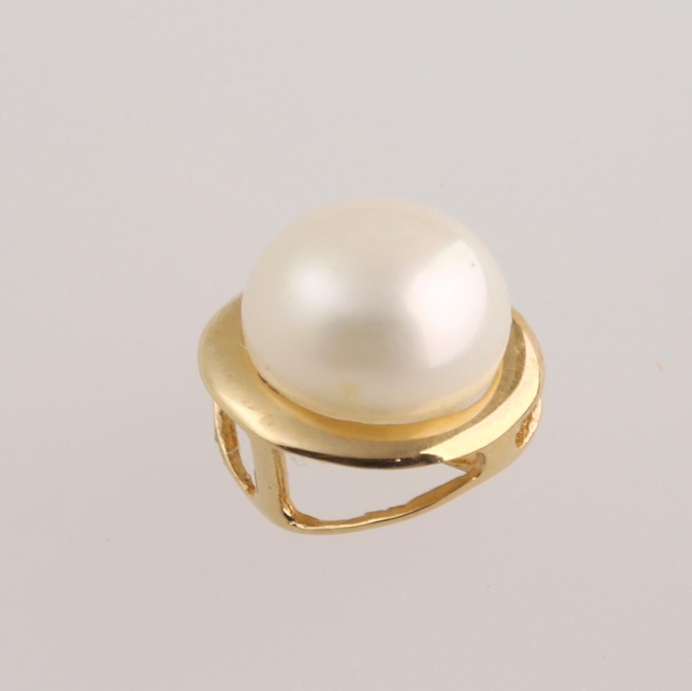 Solid 14K Gold Genuine Pearl Pendant