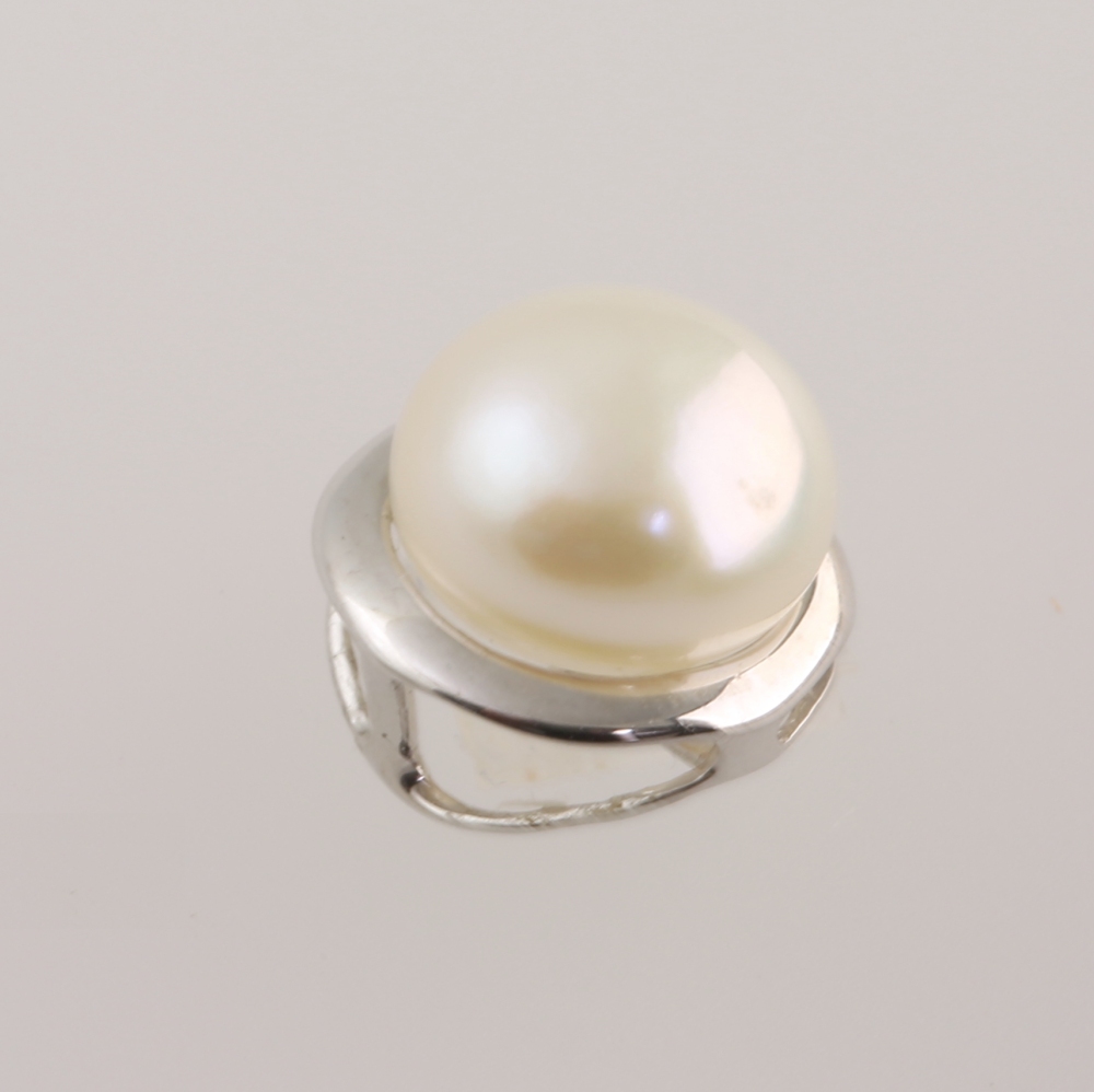 Solid 14K Gold Genuine Pearl Pendant