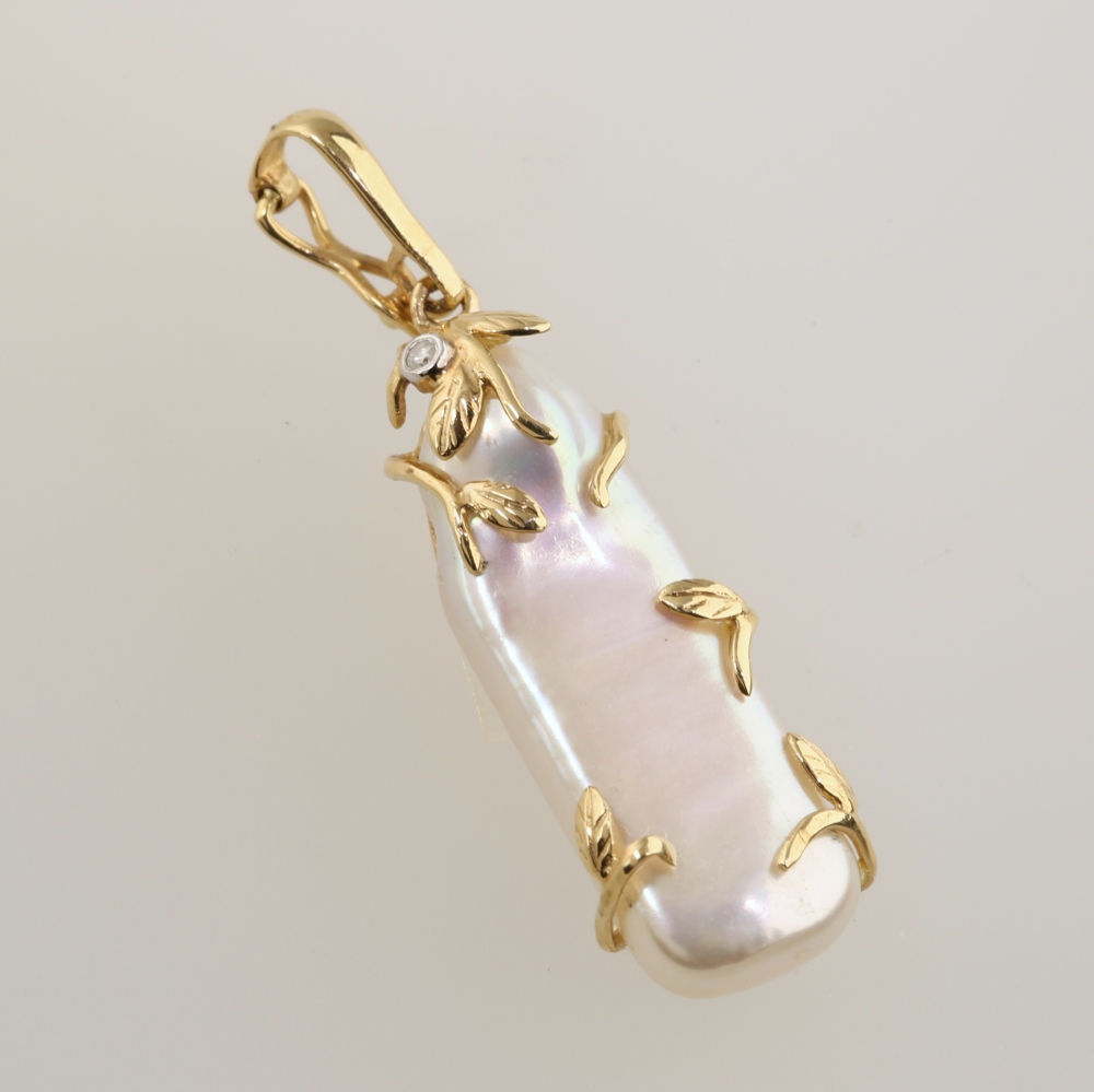 Solid 14K Gold Genuine Pearl Pendant