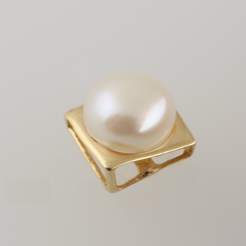 Solid 14K Gold Genuine Pearl Pendant