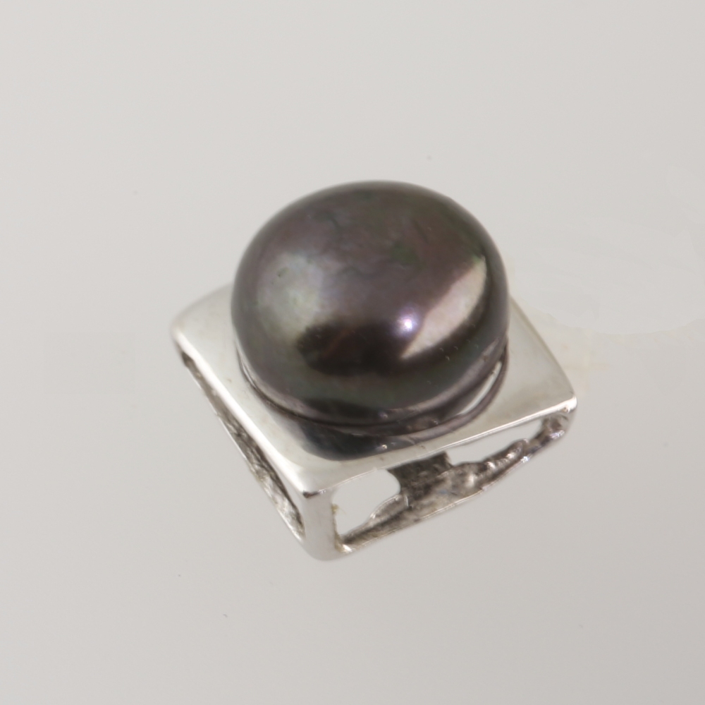 Solid 14K Gold Genuine Pearl Pendant