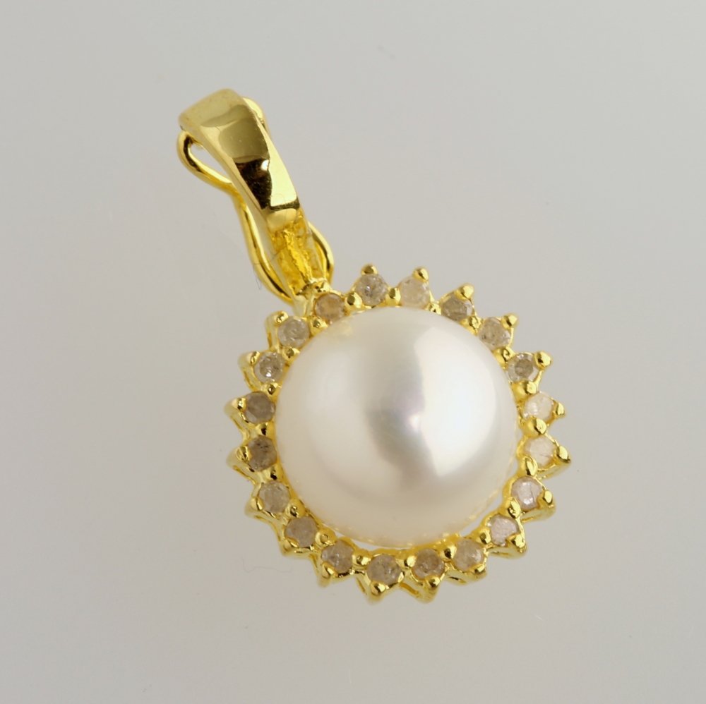 Solid 14K Gold Genuine Pearl Pendant