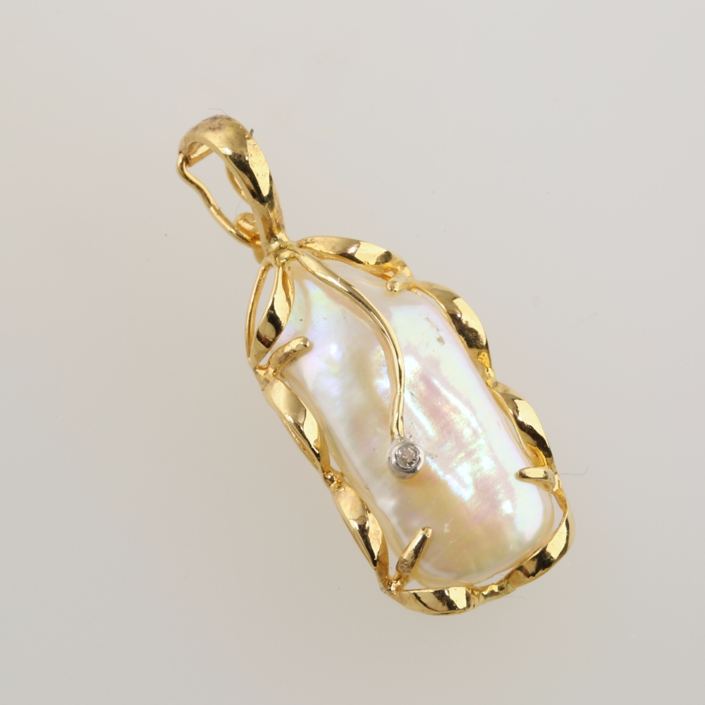 Solid 14K Gold Genuine Pearl Pendant