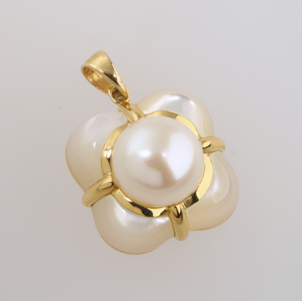 Solid 14K Gold Genuine Pearl Pendant