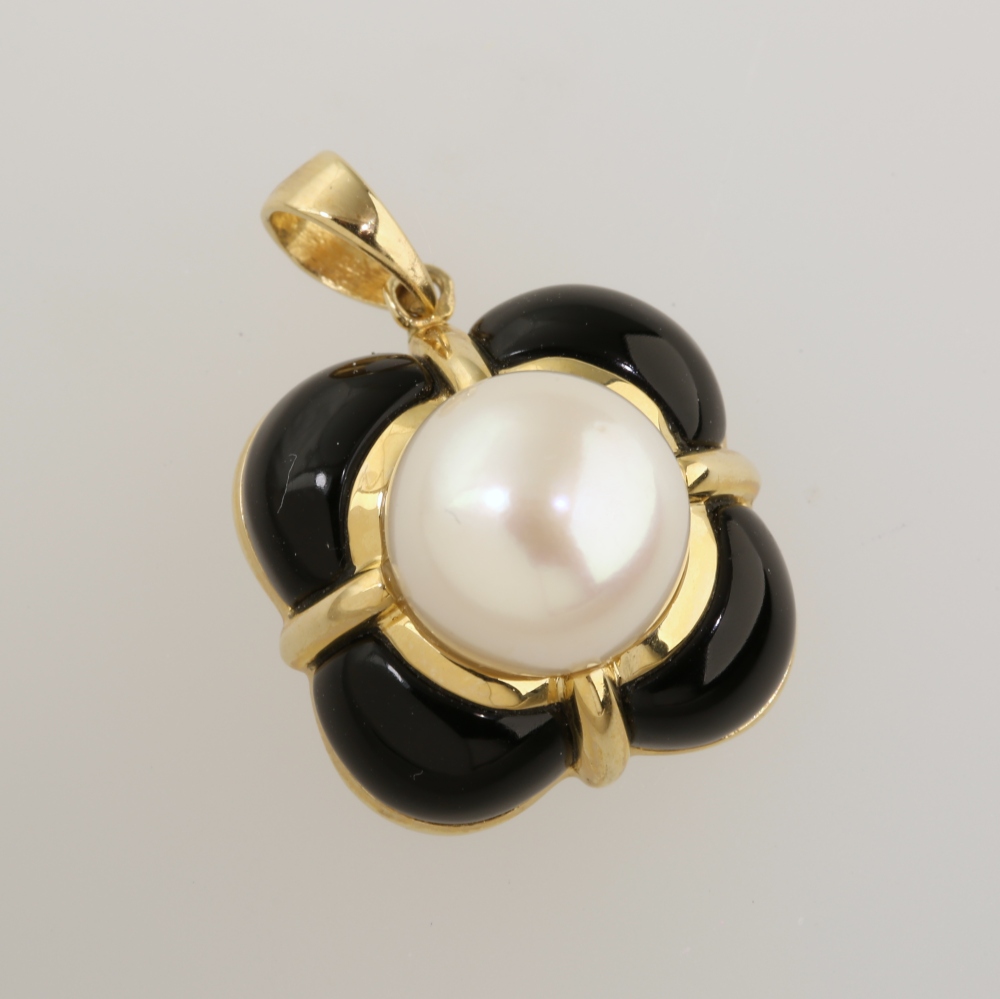 Solid 14K Gold Genuine Pearl Pendant