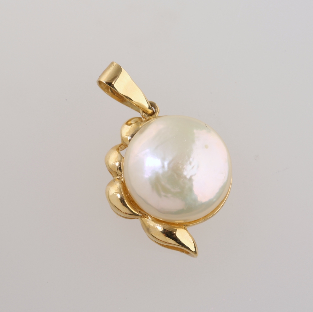Solid 14K Gold Genuine Pearl Pendant