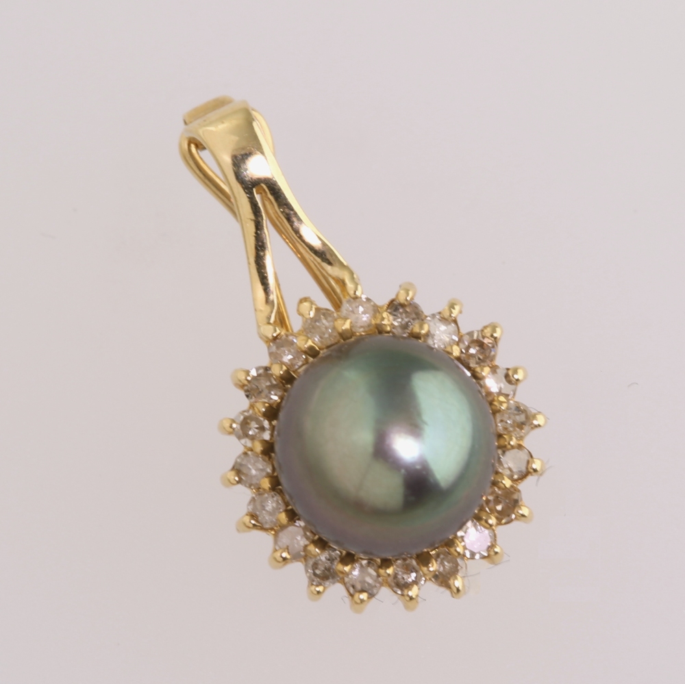 Solid 14K Gold Genuine Pearl Pendant