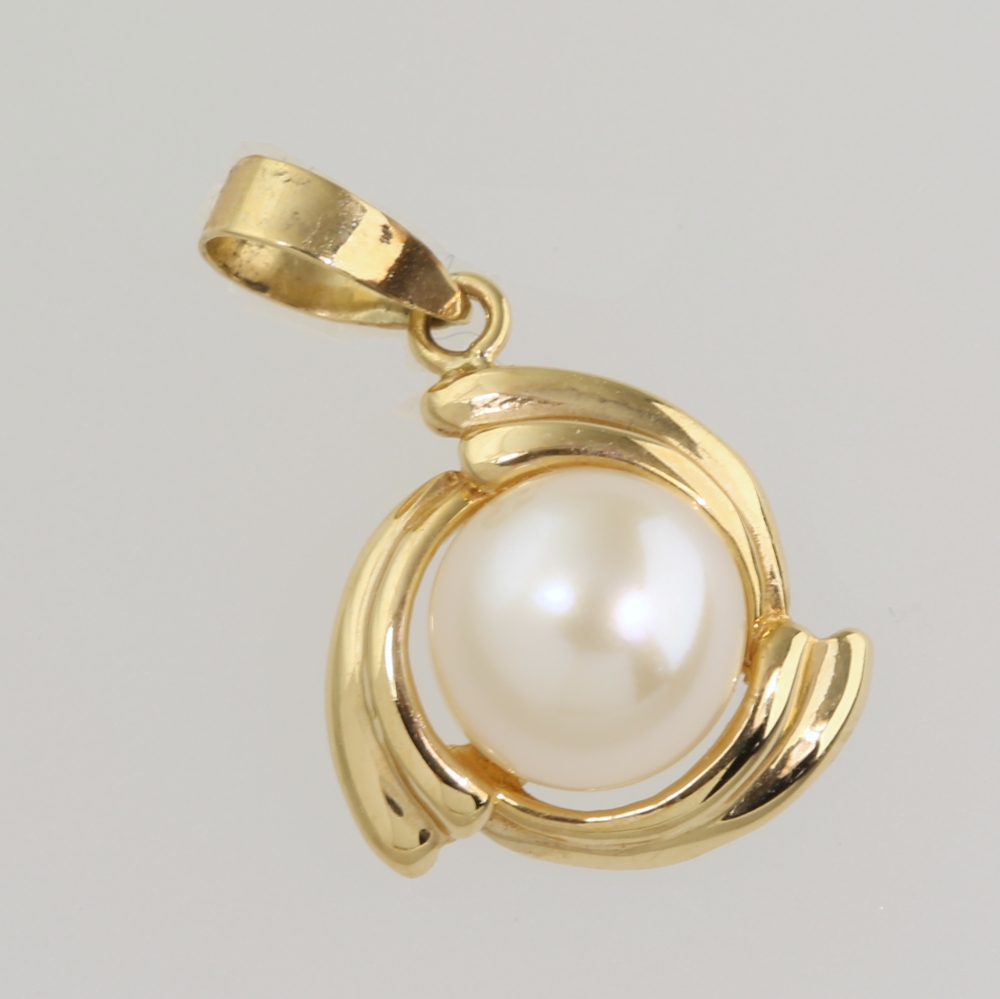 Solid 14K Gold Genuine Pearl Pendant