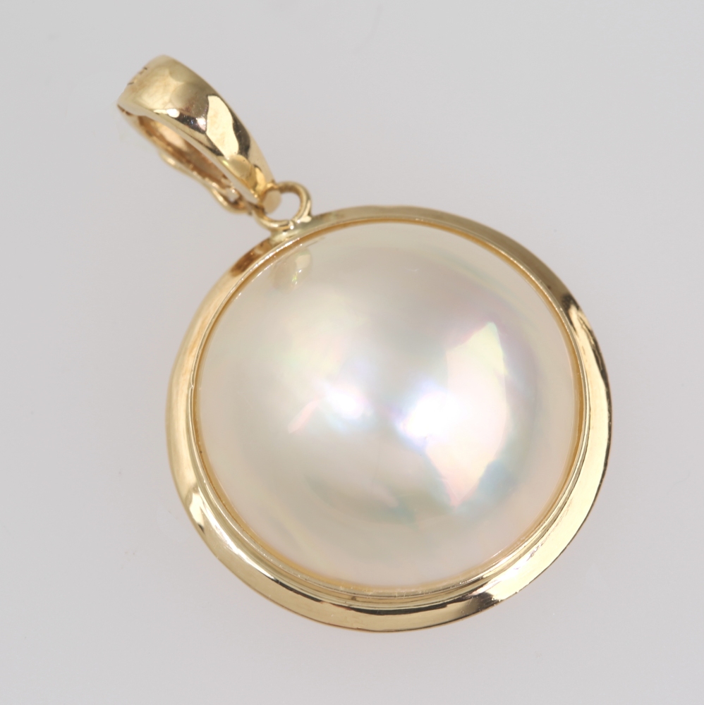 Solid 14K Gold Mabe Pearl Pendant