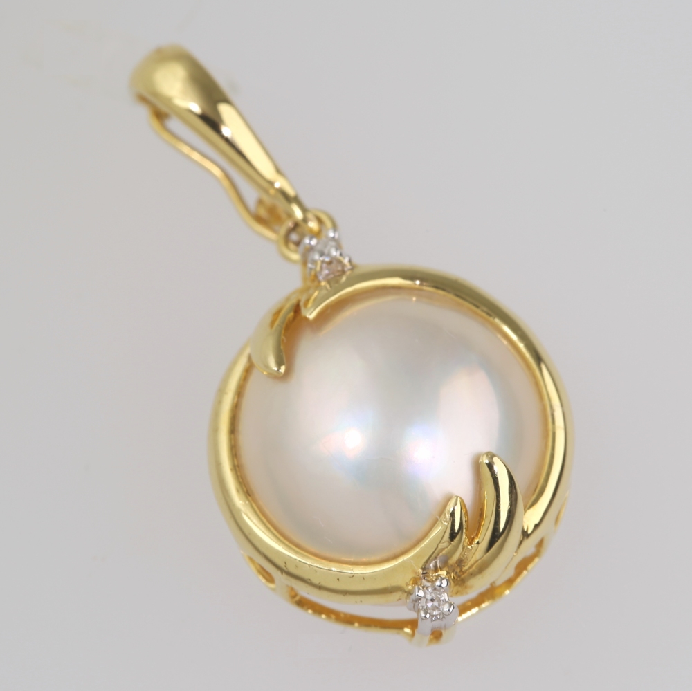 Solid 14K Gold Mabe Pearl Pendant