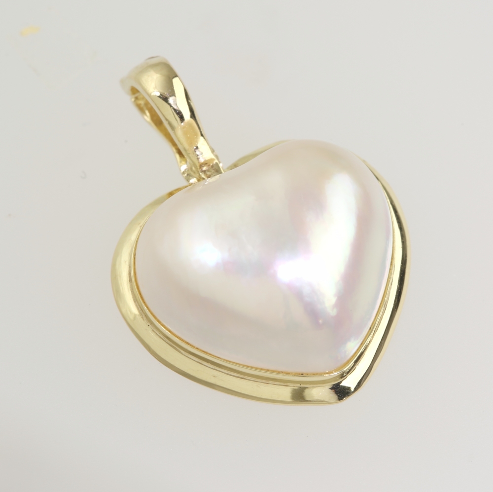 Solid 14K Gold Mabe Pearl Pendant