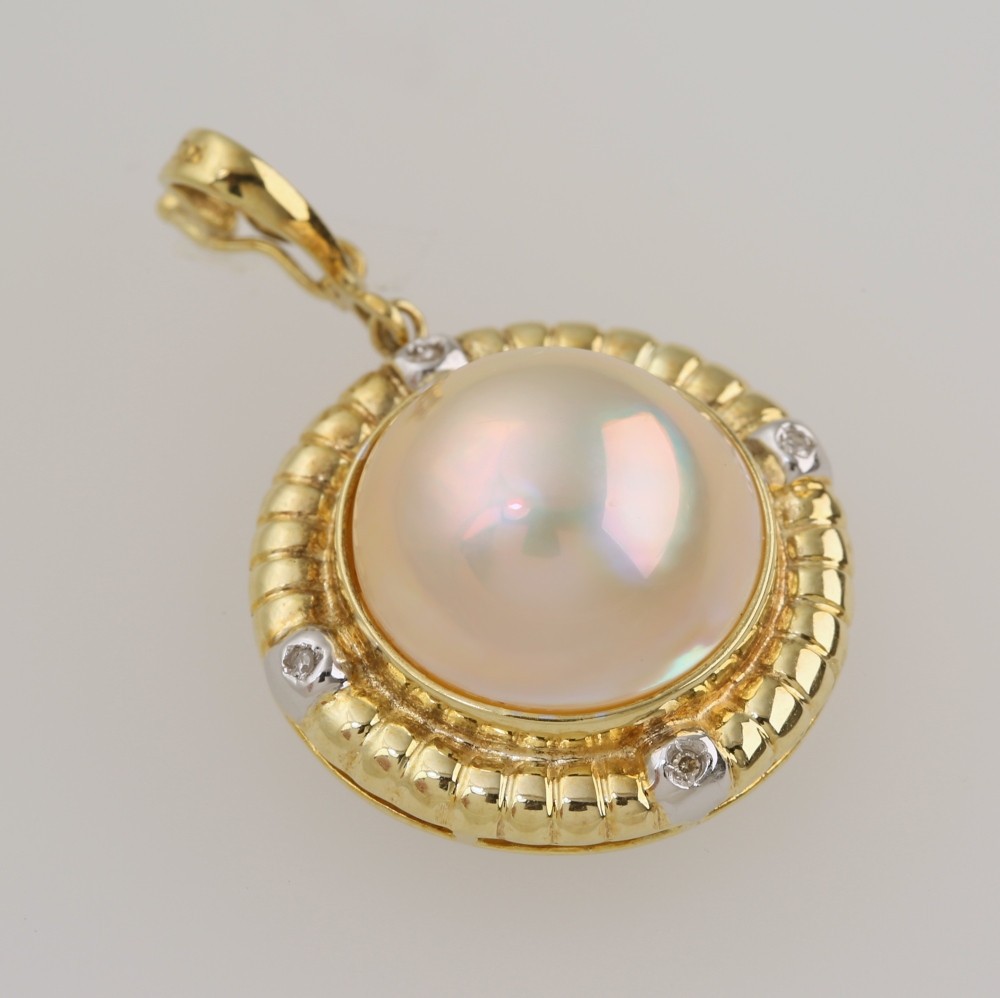 Solid 14K Gold Mabe Pearl Pendant