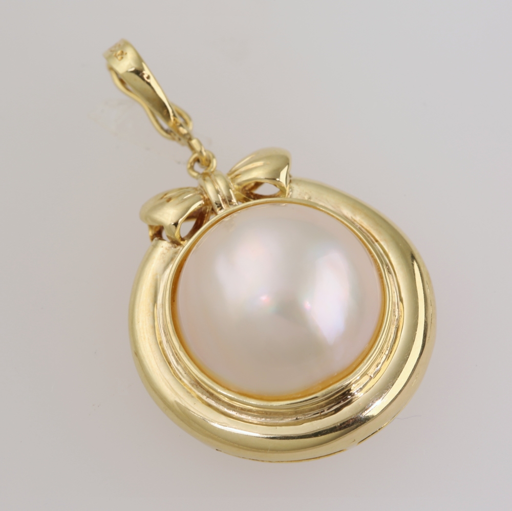 Solid 14K Gold Mabe Pearl Pendant