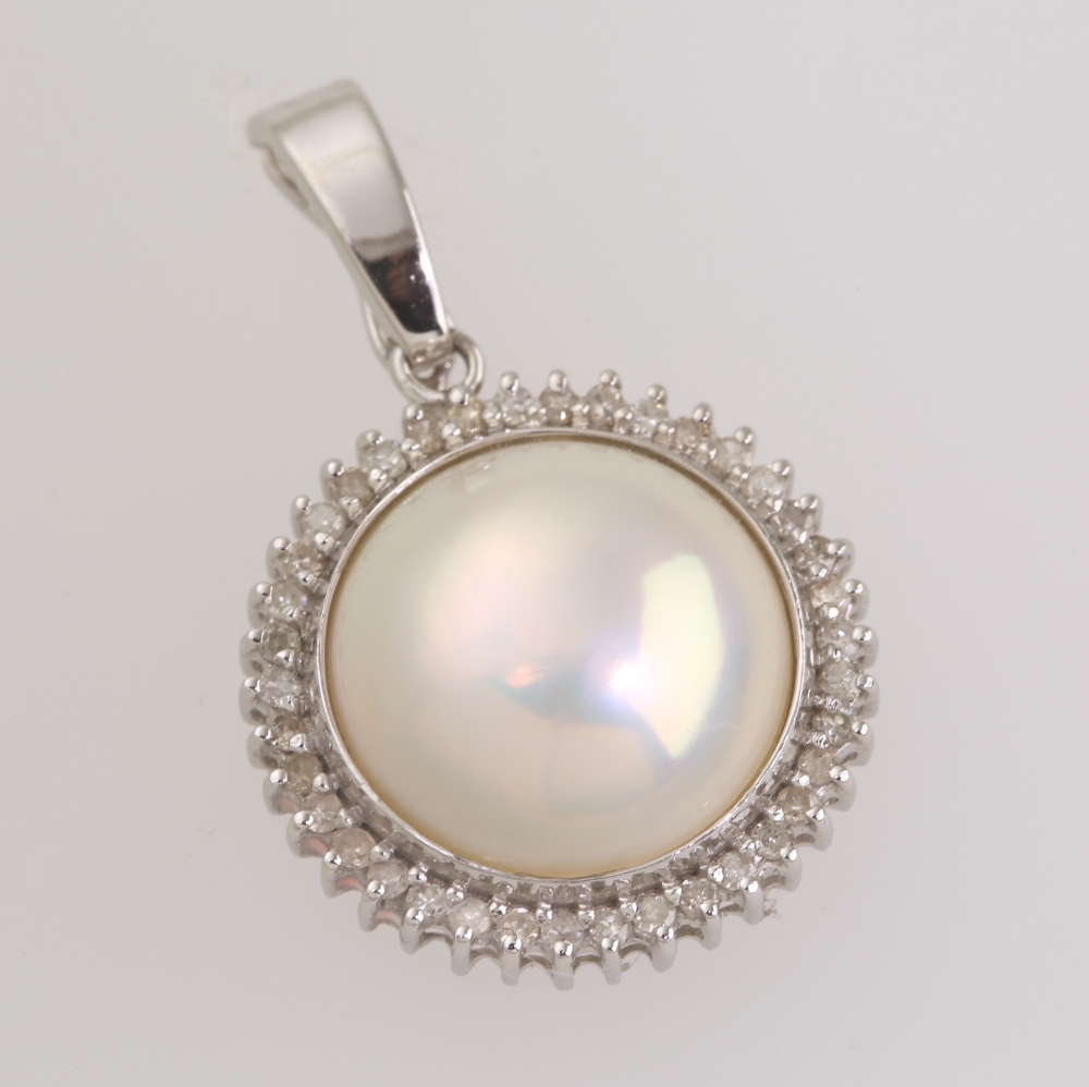 Solid 14K Gold Mabe Pearl Pendant