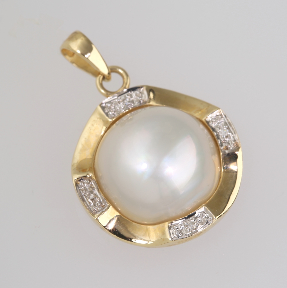 Solid 14K Gold Mabe Pearl Pendant