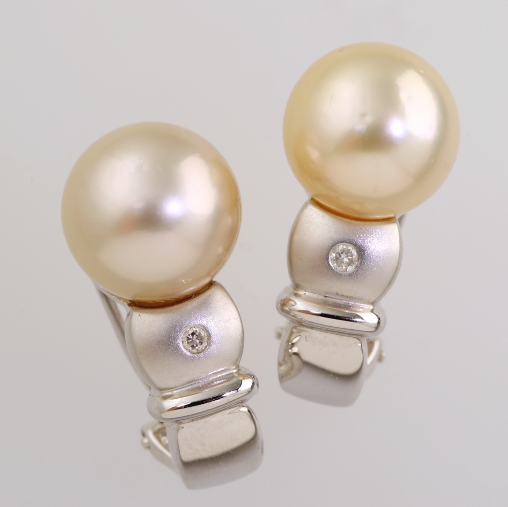 Solid 14K Gold South Sea Pearl Earrings