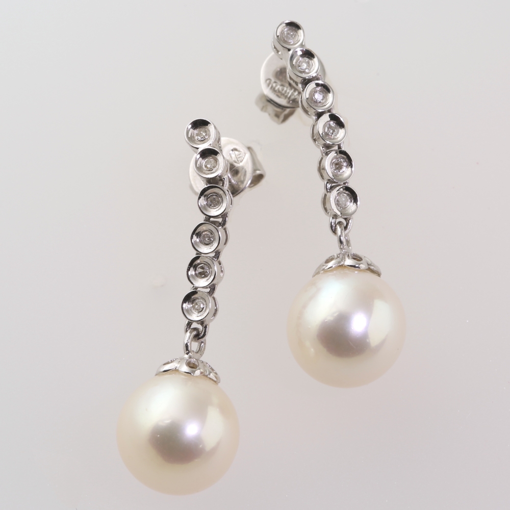 Solid 14K Gold South Sea Pearl Earrings