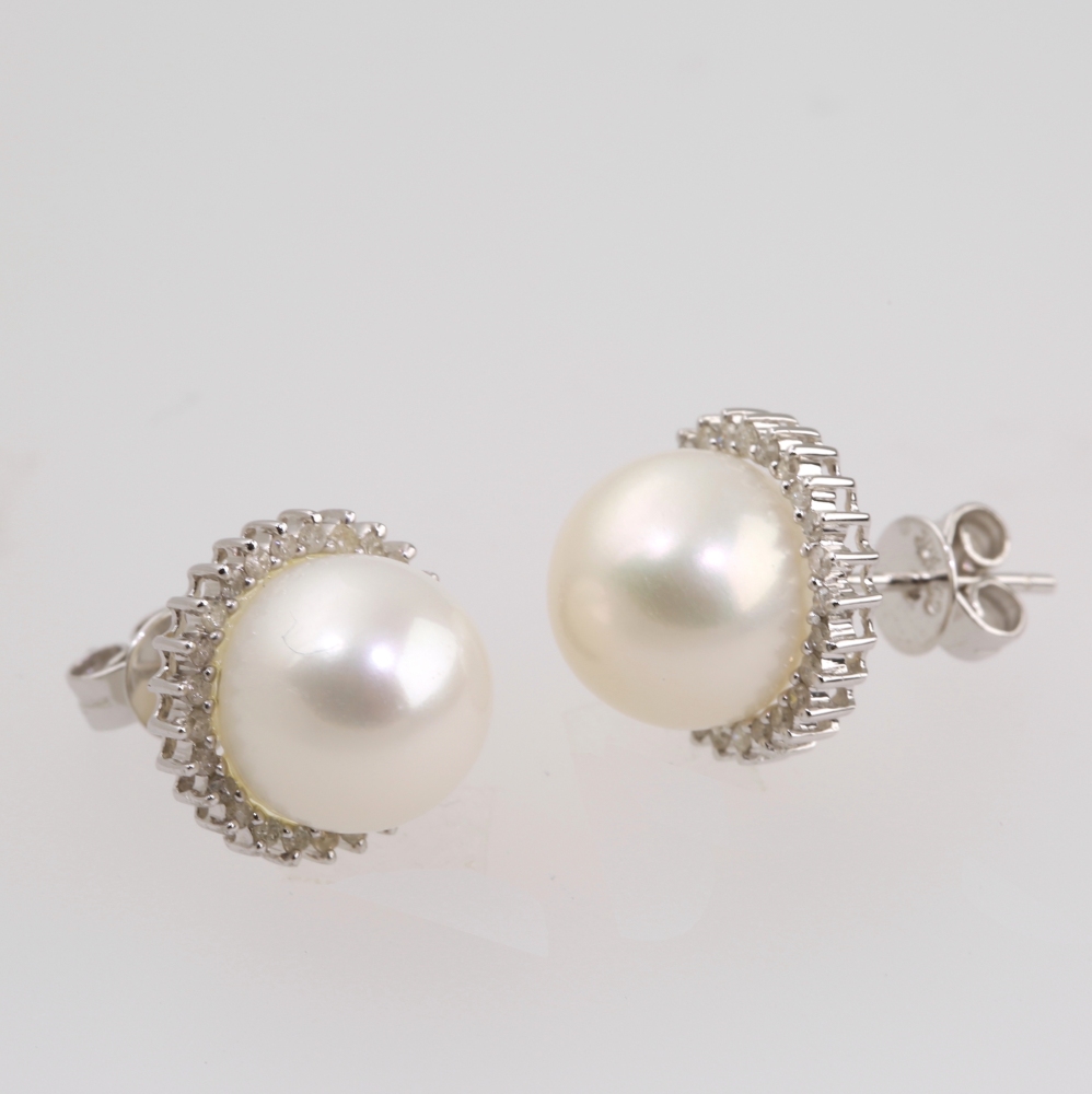 Solid 14K Gold South Sea Pearl Earrings