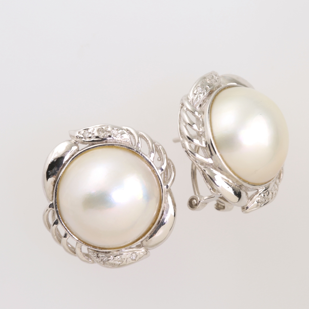 Solid 14K Gold Mabe Pearl Earrings