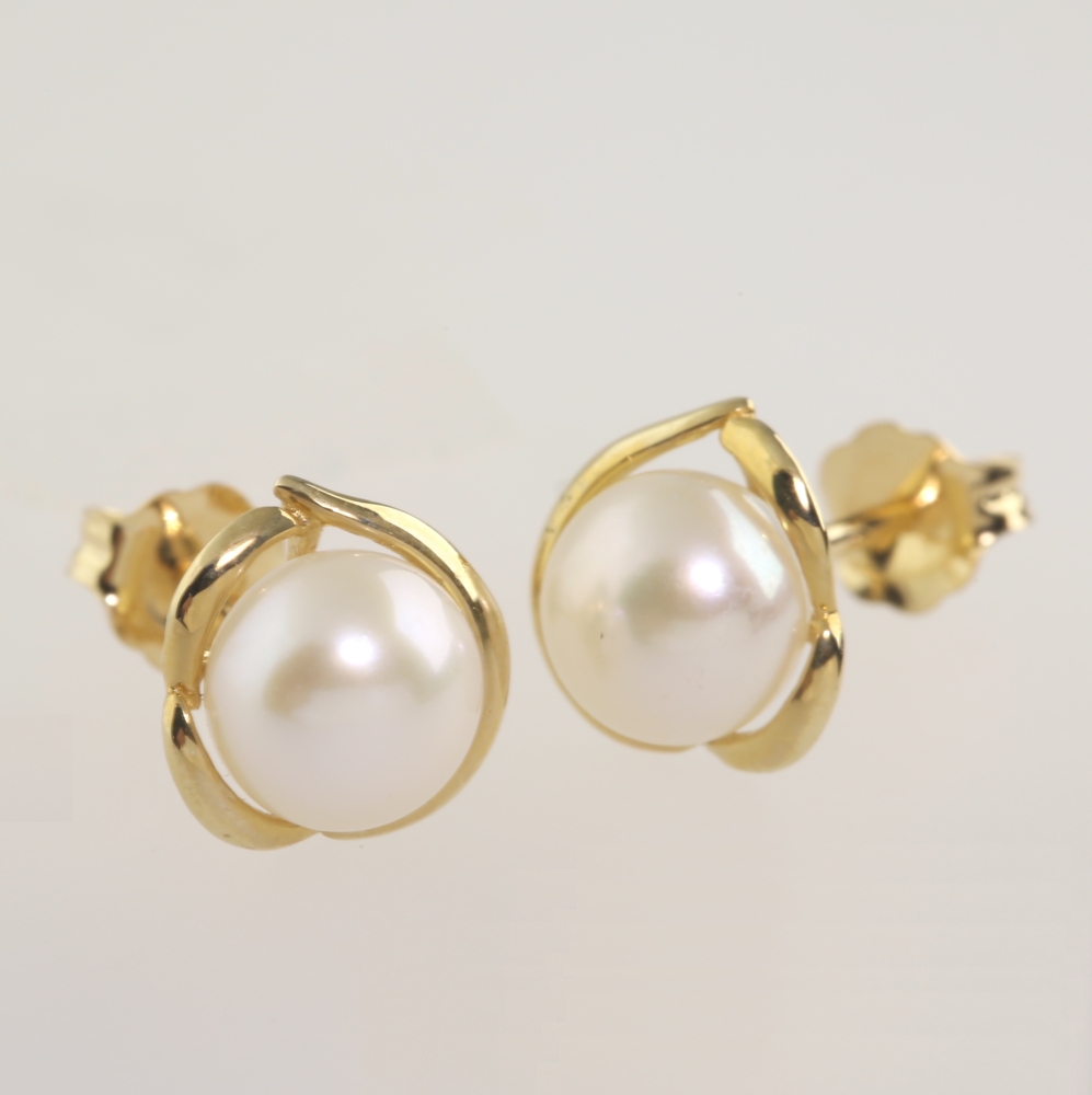 Solid 14K Gold Dangling Cultured Pearl Earrings