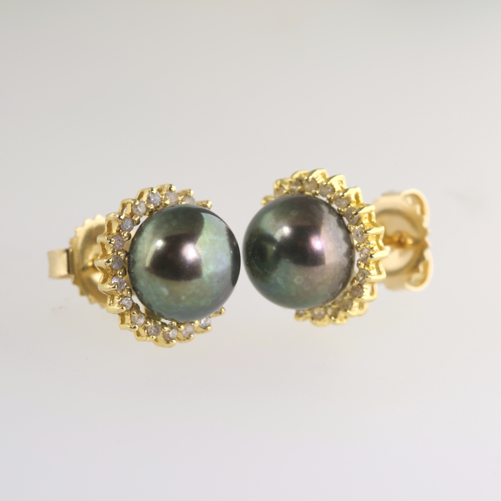 Solid 14K Gold Cultured Pearl Earrings