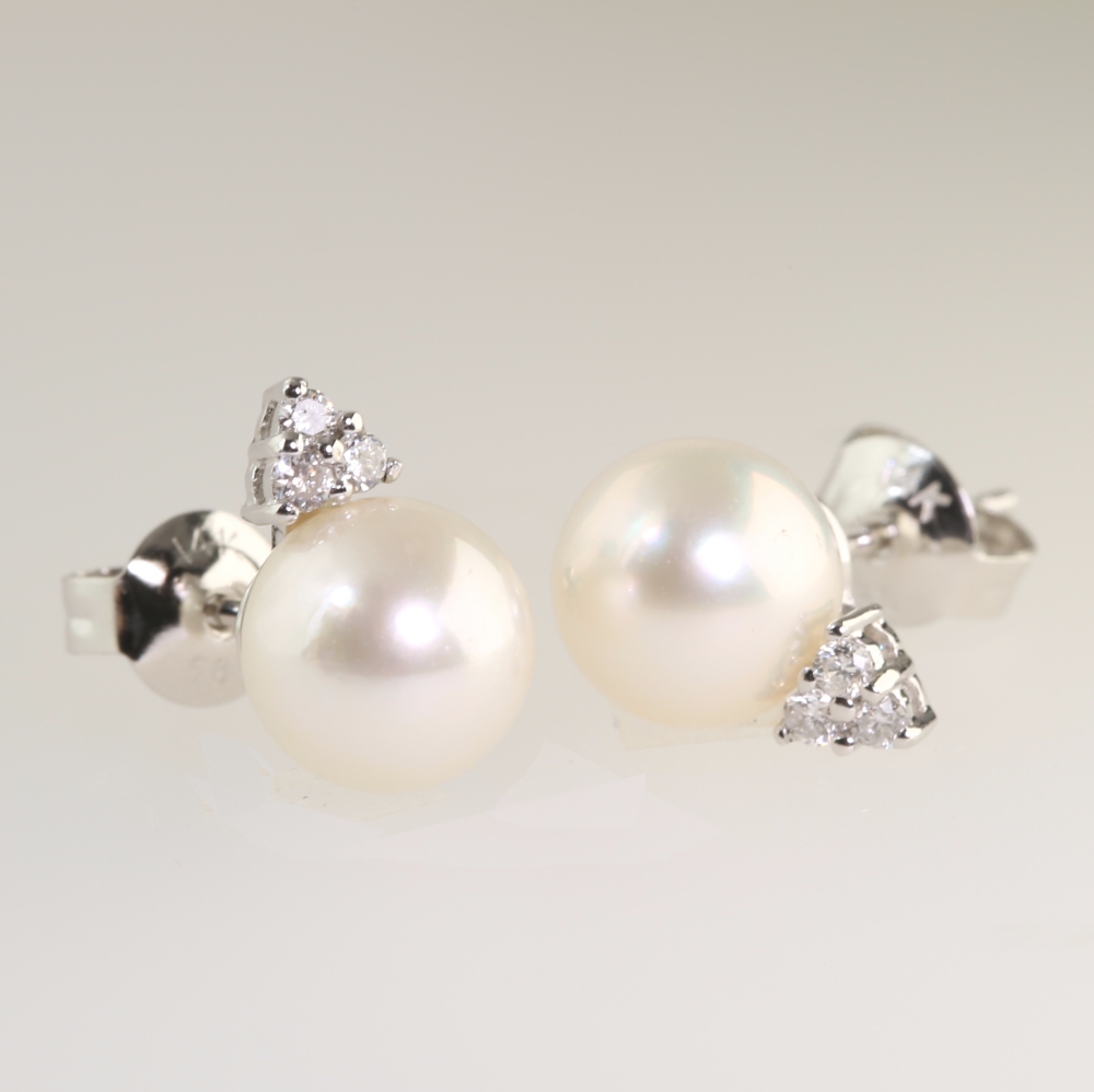 Solid 14K Gold Cultured Pearl Earrings