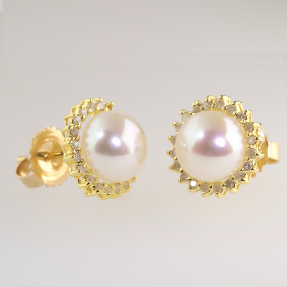 Solid 14K Gold Cultured Pearl Earrings