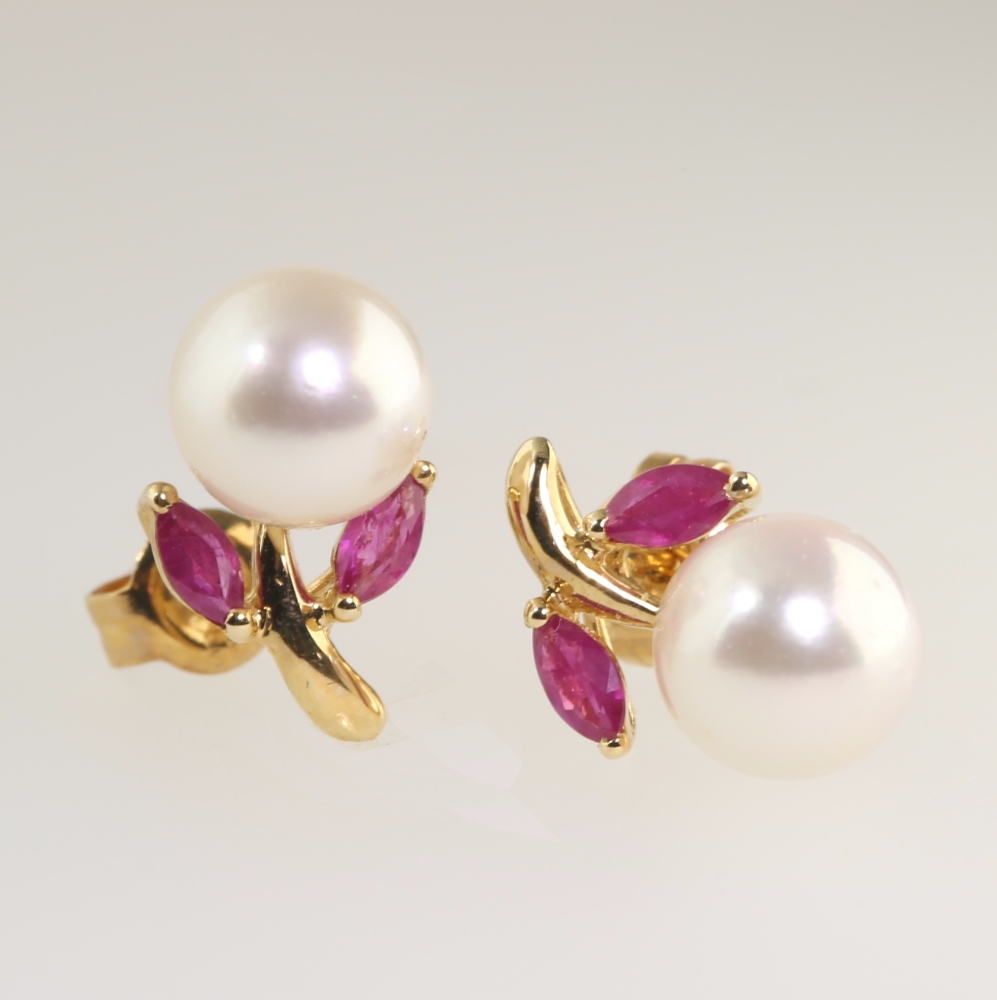 Solid 14K Gold Cultured Pearl Earrings