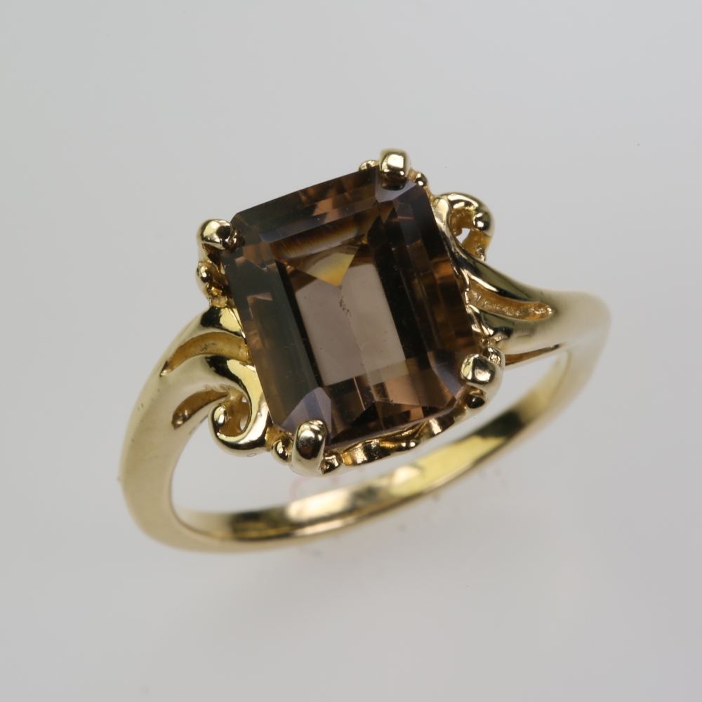 Solid 14 karat Gold Topaz Ring